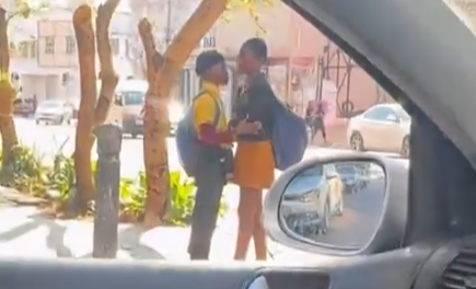“Disgusting” Joburg Motorist Films 2 Young Pupils Passionately Kissing in Public